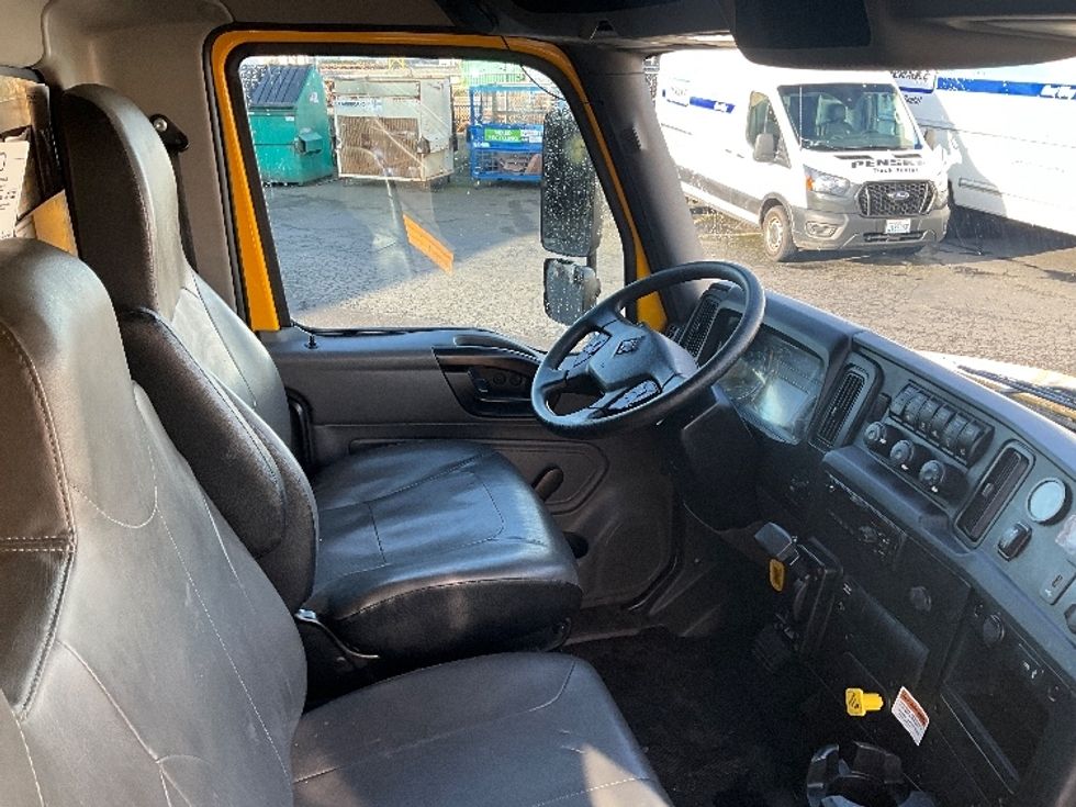 Medium Duty Box Truck-Light and Medium Duty Trucks-International-2021-MV607-Tacoma-WA-203,038\n\t\tmiles-$ 41,750 - Image 22