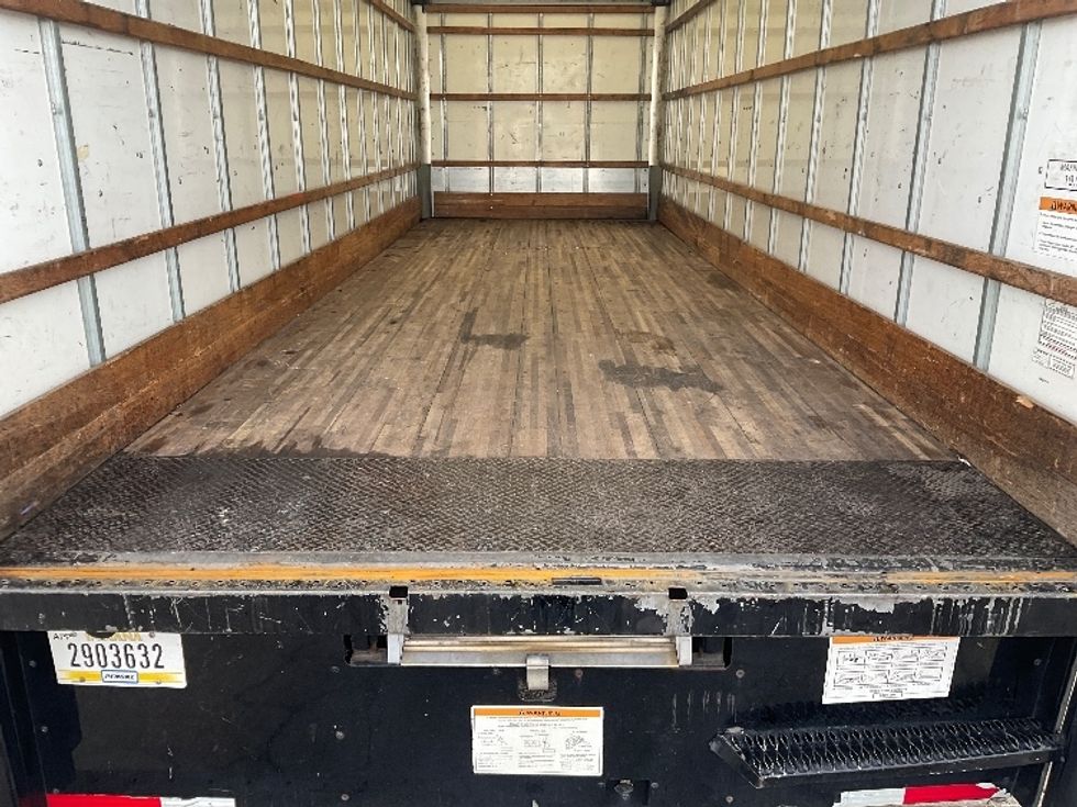 Medium Duty Box Truck-Light and Medium Duty Trucks-International-2021-MV607-Tacoma-WA-221,750\n\t\tmiles-$ 39,000 - Image 10