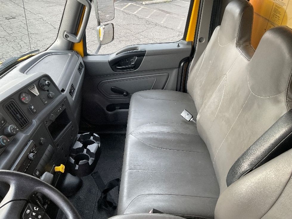 Medium Duty Box Truck-Light and Medium Duty Trucks-International-2021-MV607-Tacoma-WA-221,750\n\t\tmiles-$ 39,000 - Image 19