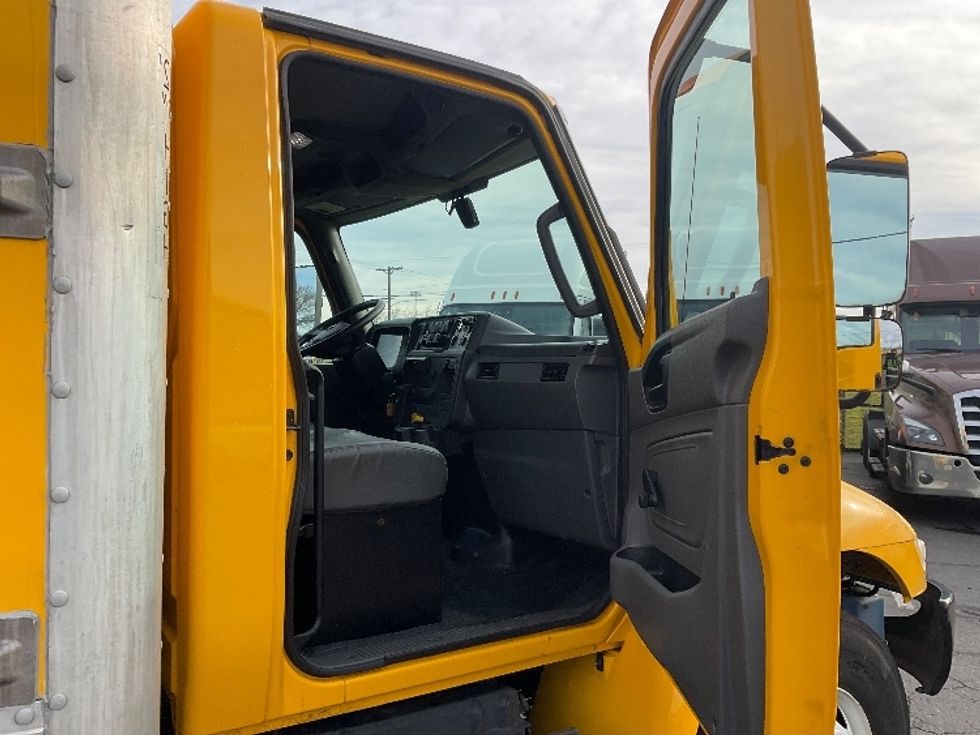 Medium Duty Box Truck-Light and Medium Duty Trucks-International-2021-MV607-Tacoma-WA-221,750\n\t\tmiles-$ 39,000 - Image 20