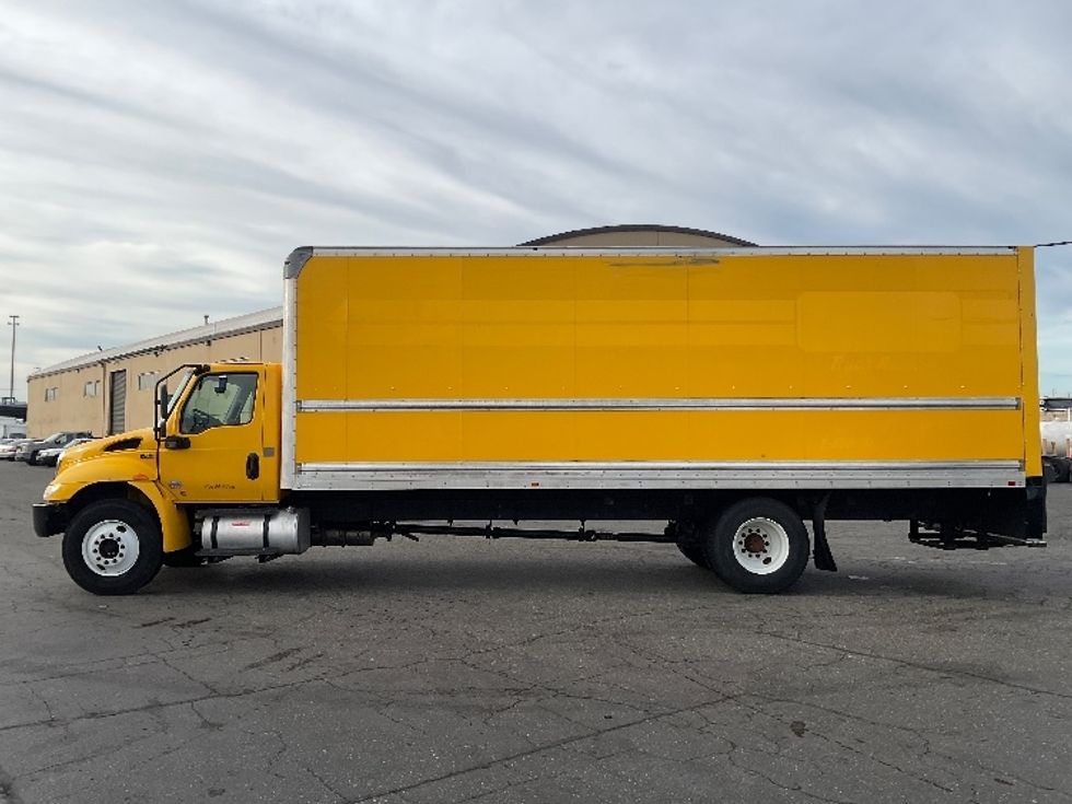 Medium Duty Box Truck-Light and Medium Duty Trucks-International-2021-MV607-Tacoma-WA-221,750\n\t\tmiles-$ 39,000 - Image 4