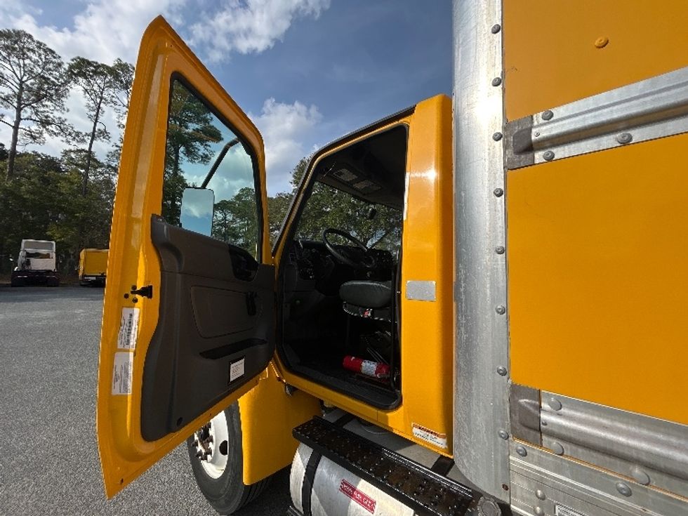 Medium Duty Box Truck-Light and Medium Duty Trucks-International-2021-MV607-Tallahassee-FL-211,050\n\t\tmiles-$ 40,750 - Image 16