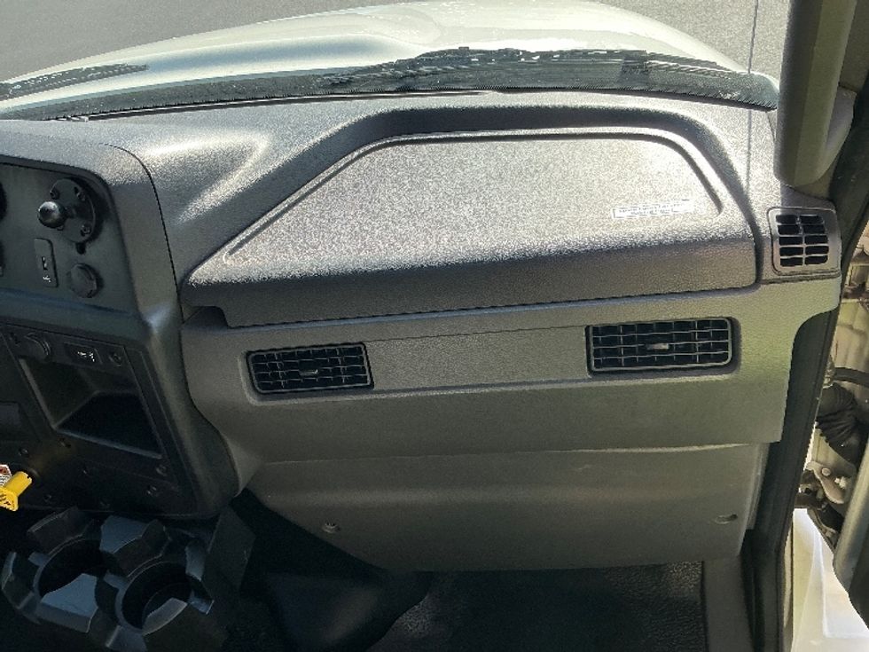 Medium Duty Box Truck-Light and Medium Duty Trucks-International-2021-MV607-Tampa-FL-103,643\n\t\tmiles-$ 67,000 - Image 21