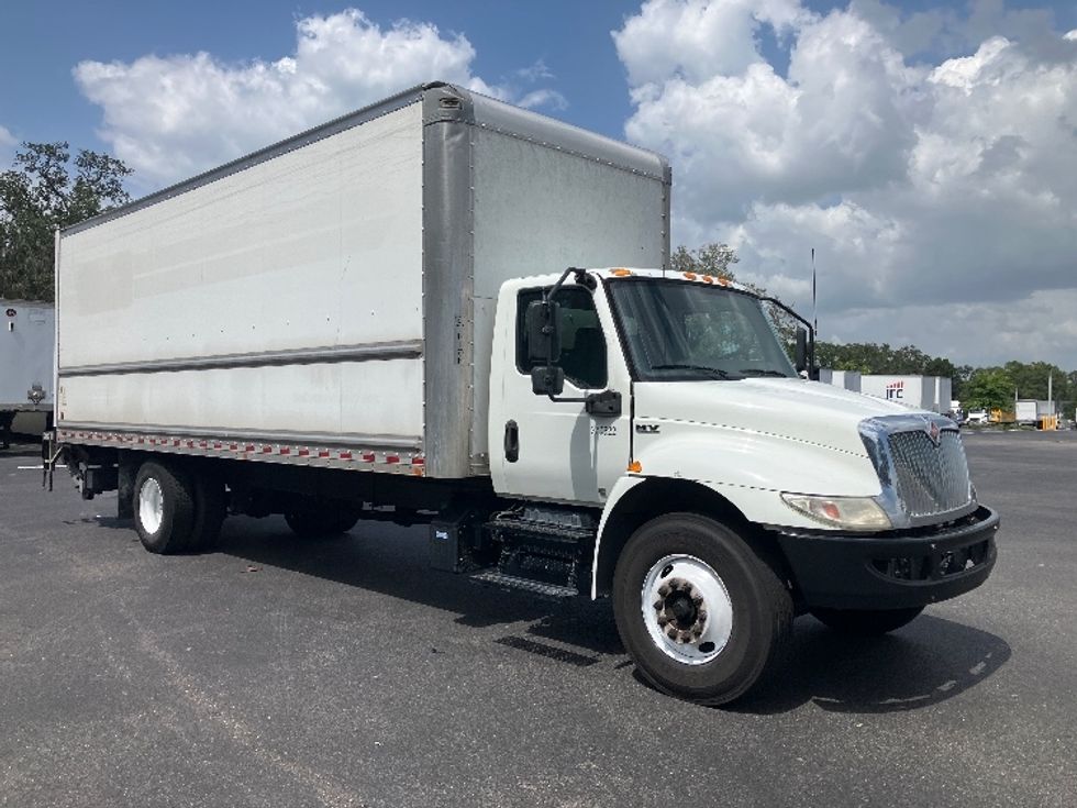 Medium Duty Box Truck-Light and Medium Duty Trucks-International-2021-MV607-Tampa-FL-174,001\n\t\tmiles-$ 59,250 - Image 1