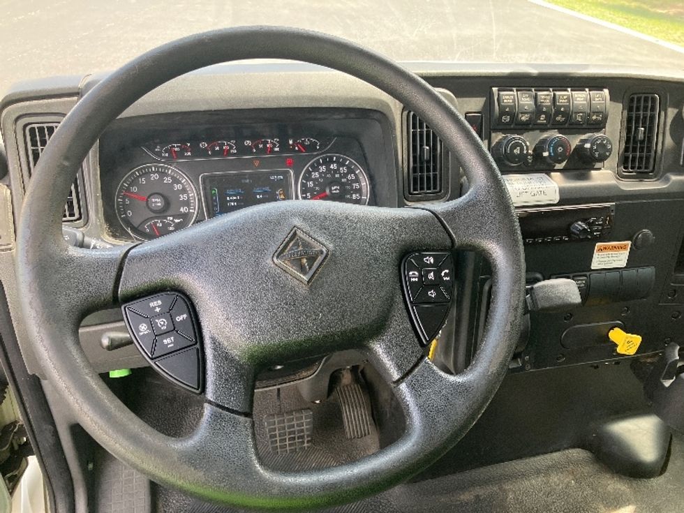 Medium Duty Box Truck-Light and Medium Duty Trucks-International-2021-MV607-Tampa-FL-174,001\n\t\tmiles-$ 59,250 - Image 18