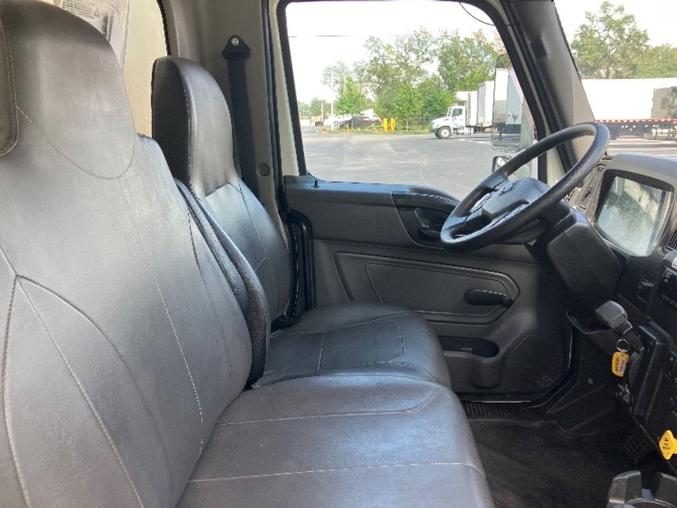 Medium Duty Box Truck-Light and Medium Duty Trucks-International-2021-MV607-Tampa-FL-174,001\n\t\tmiles-$ 59,250 - Image 22