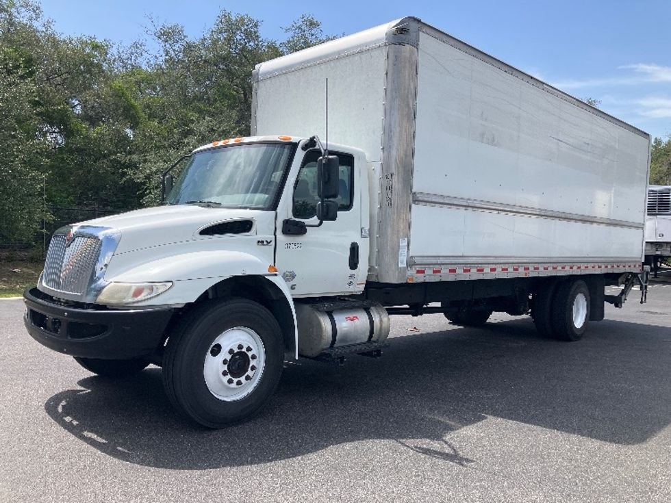 Medium Duty Box Truck-Light and Medium Duty Trucks-International-2021-MV607-Tampa-FL-174,001\n\t\tmiles-$ 59,250 - Image 3