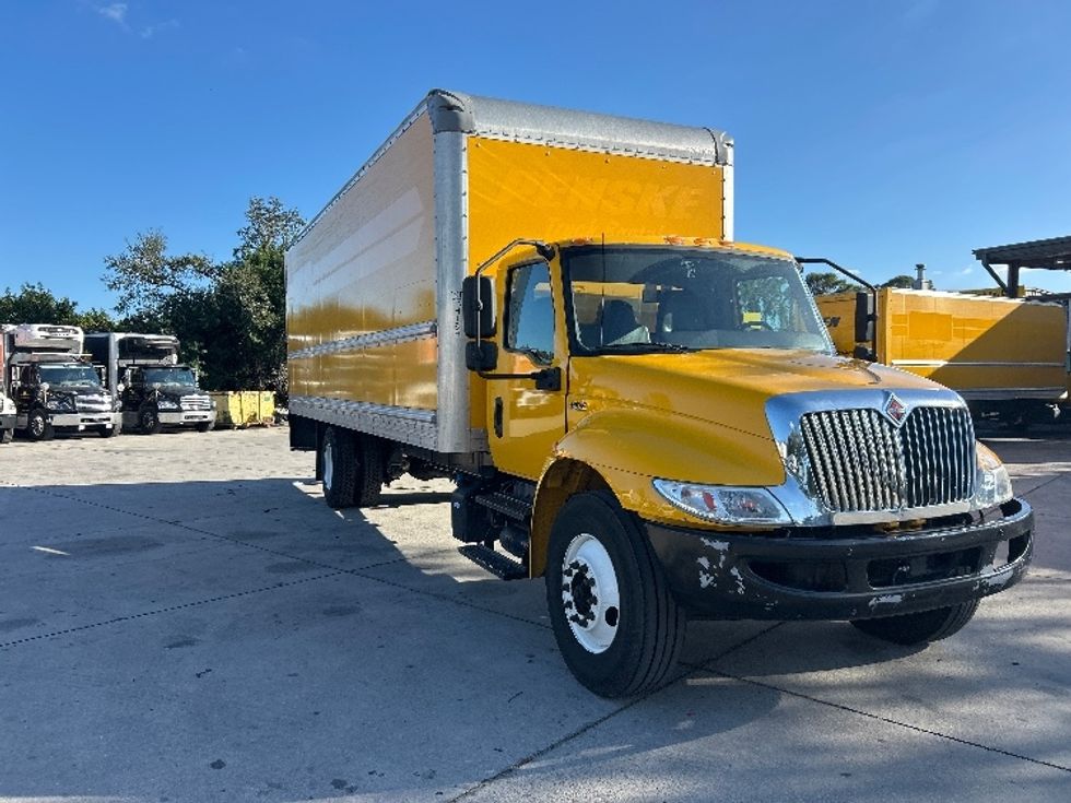 Medium Duty Box Truck-Light and Medium Duty Trucks-International-2021-MV607-Tampa-FL-177,857\n\t\tmiles-$ 45,500 - Image 1