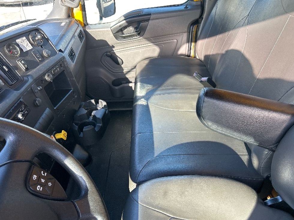 Medium Duty Box Truck-Light and Medium Duty Trucks-International-2021-MV607-Tampa-FL-177,857\n\t\tmiles-$ 45,500 - Image 19