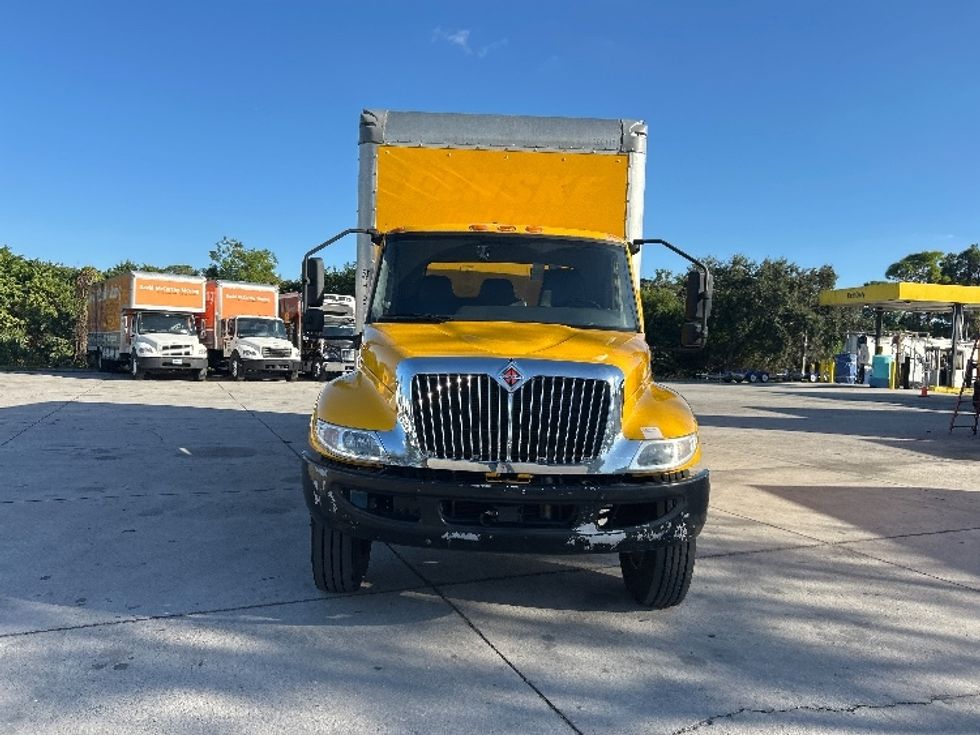 Medium Duty Box Truck-Light and Medium Duty Trucks-International-2021-MV607-Tampa-FL-177,857\n\t\tmiles-$ 45,500 - Image 2