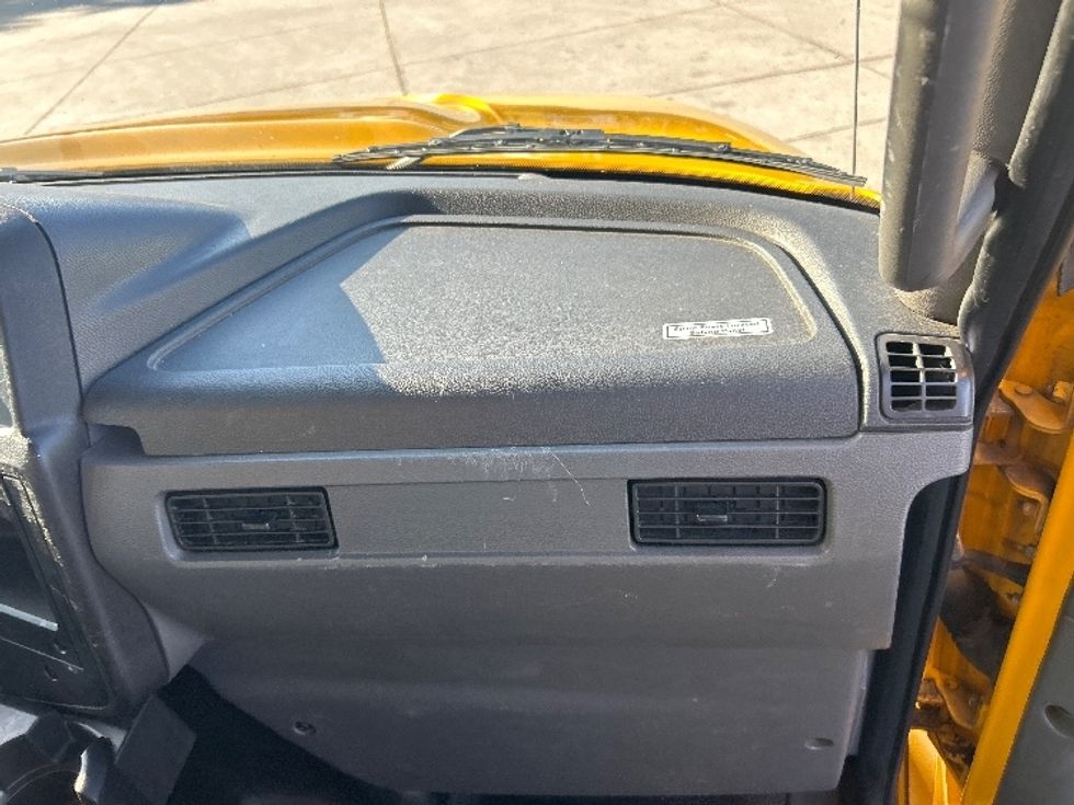 Medium Duty Box Truck-Light and Medium Duty Trucks-International-2021-MV607-Tampa-FL-177,857\n\t\tmiles-$ 45,500 - Image 21