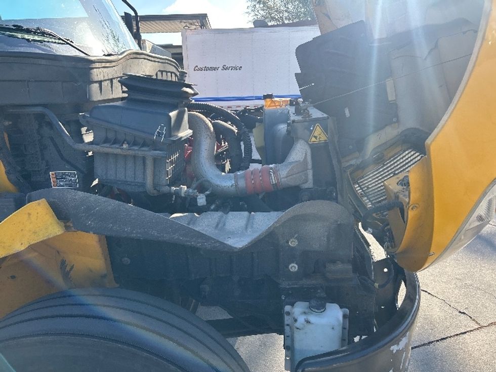 Medium Duty Box Truck-Light and Medium Duty Trucks-International-2021-MV607-Tampa-FL-177,857\n\t\tmiles-$ 45,500 - Image 23