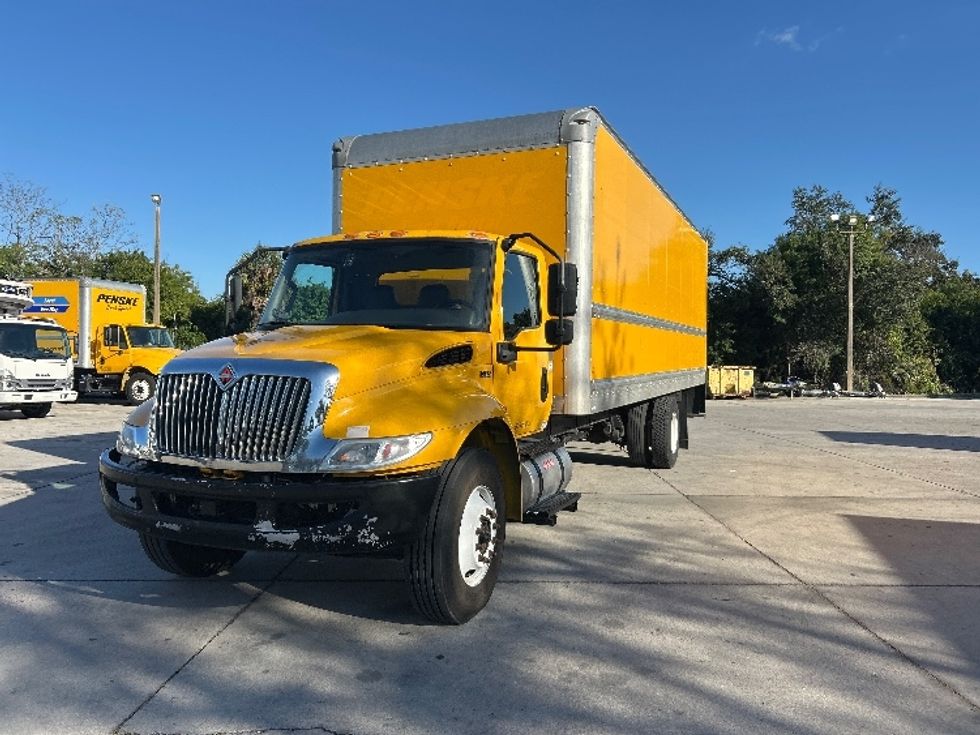 Medium Duty Box Truck-Light and Medium Duty Trucks-International-2021-MV607-Tampa-FL-177,857\n\t\tmiles-$ 45,500 - Image 3