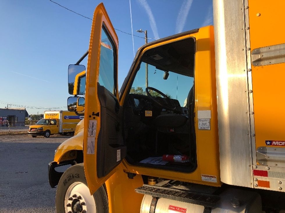 Medium Duty Box Truck-Light and Medium Duty Trucks-International-2021-MV607-Tampa-FL-178,749\n\t\tmiles-$ 45,250 - Image 16