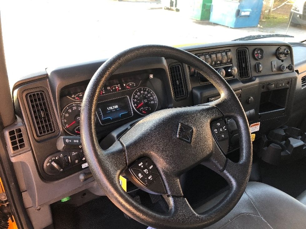 Medium Duty Box Truck-Light and Medium Duty Trucks-International-2021-MV607-Tampa-FL-178,749\n\t\tmiles-$ 45,250 - Image 17