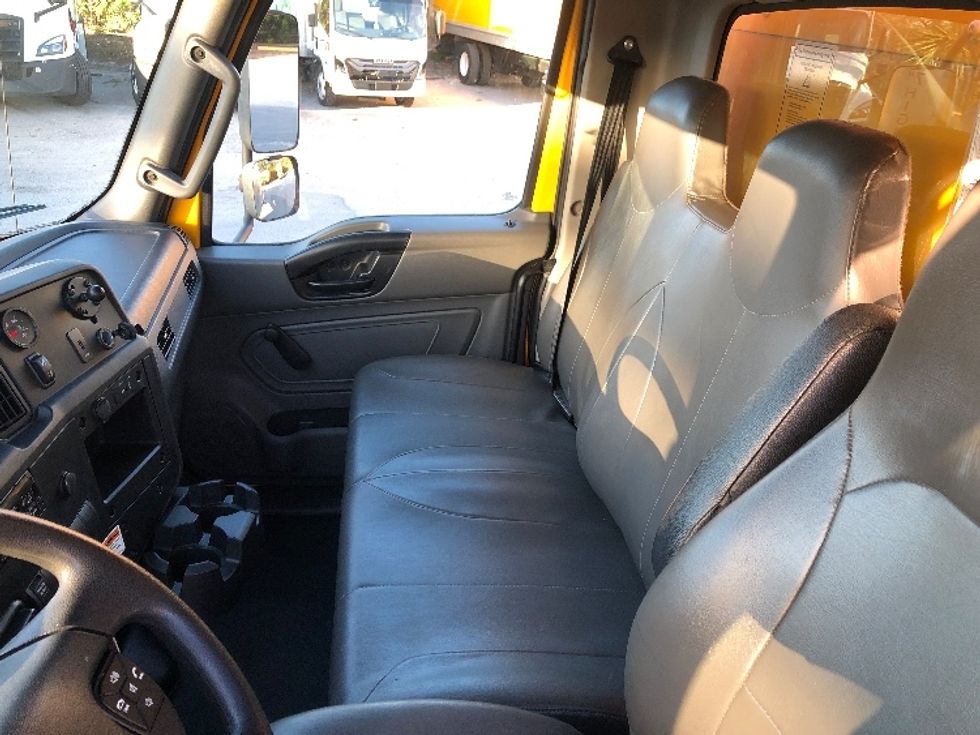 Medium Duty Box Truck-Light and Medium Duty Trucks-International-2021-MV607-Tampa-FL-178,749\n\t\tmiles-$ 45,250 - Image 19