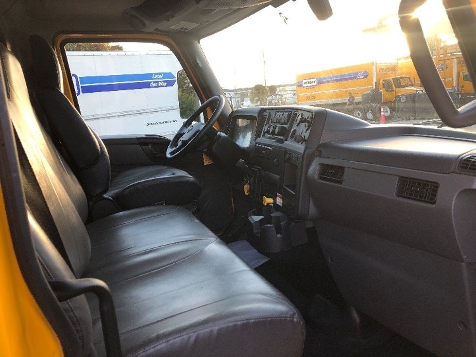 Medium Duty Box Truck-Light and Medium Duty Trucks-International-2021-MV607-Tampa-FL-178,749\n\t\tmiles-$ 45,250 - Image 22
