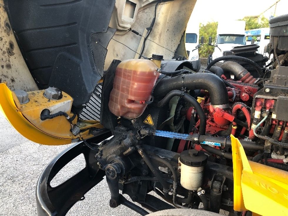 Medium Duty Box Truck-Light and Medium Duty Trucks-International-2021-MV607-Tampa-FL-178,749\n\t\tmiles-$ 45,250 - Image 24