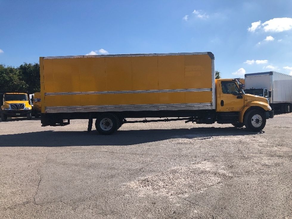 Medium Duty Box Truck-Light and Medium Duty Trucks-International-2021-MV607-Tampa-FL-180,527\n\t\tmiles-$ 45,000 - Image 15