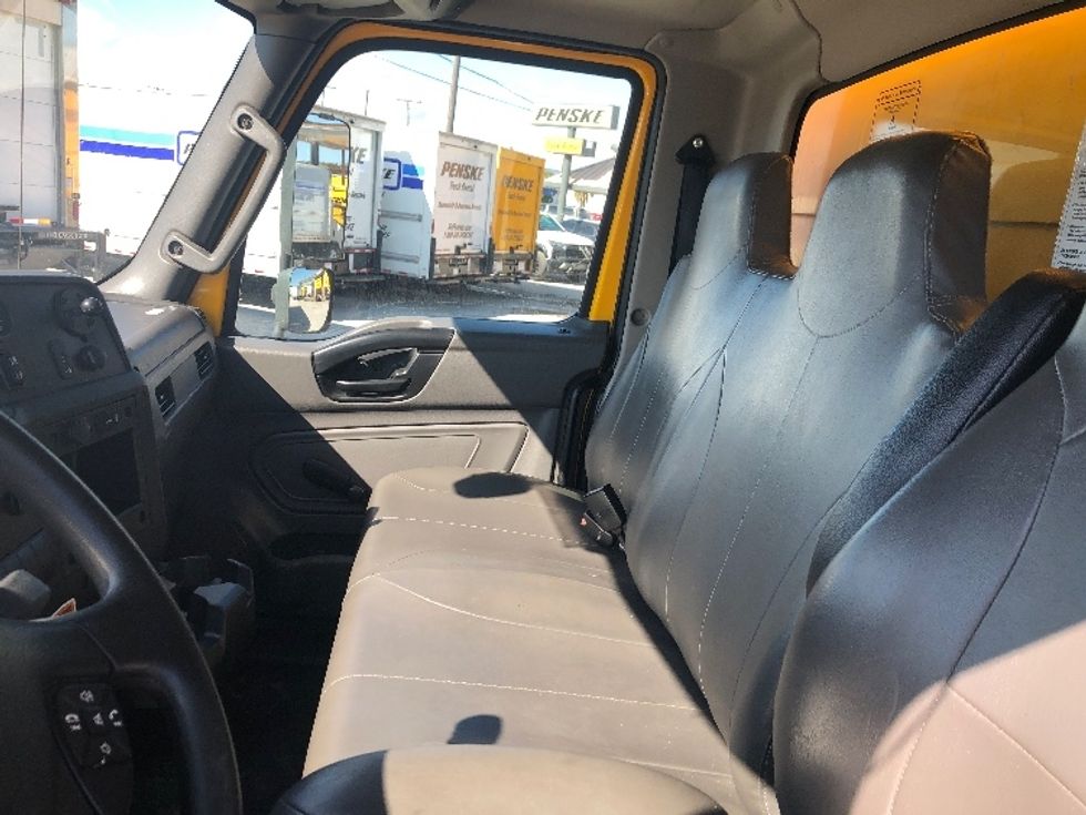 Medium Duty Box Truck-Light and Medium Duty Trucks-International-2021-MV607-Tampa-FL-180,527\n\t\tmiles-$ 45,000 - Image 19