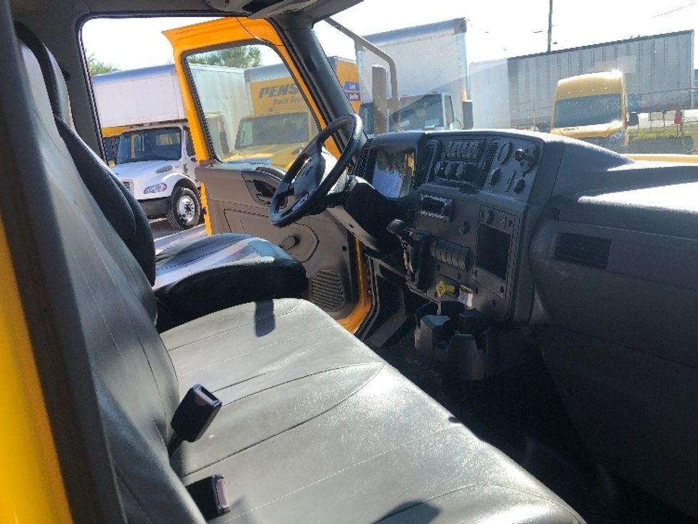 Medium Duty Box Truck-Light and Medium Duty Trucks-International-2021-MV607-Tampa-FL-180,527\n\t\tmiles-$ 45,000 - Image 22