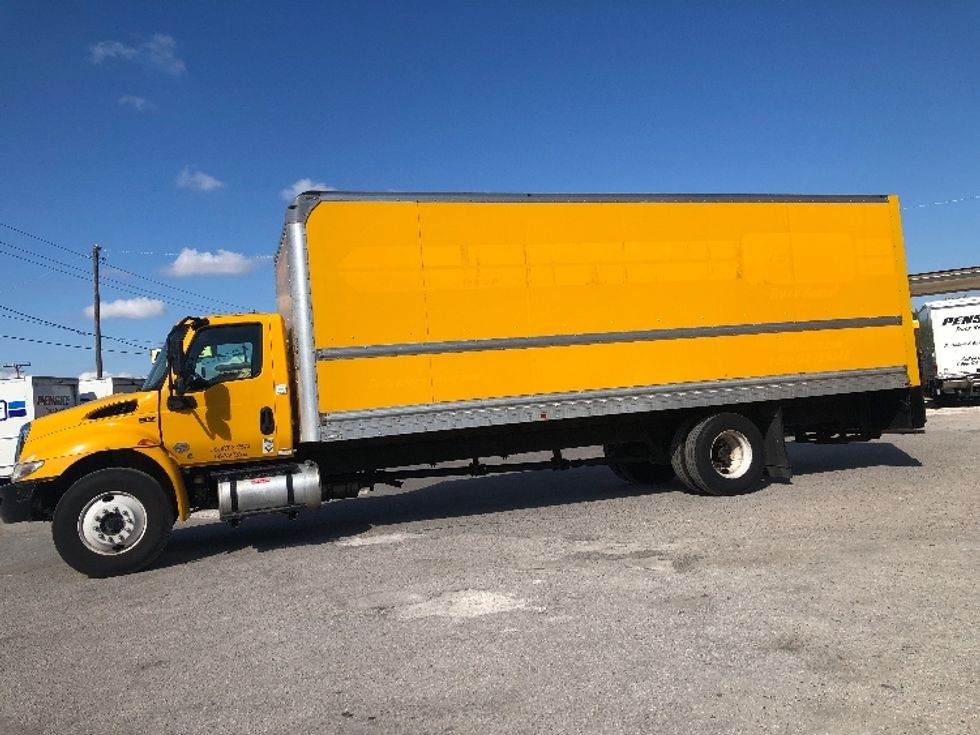 Medium Duty Box Truck-Light and Medium Duty Trucks-International-2021-MV607-Tampa-FL-180,527\n\t\tmiles-$ 45,000 - Image 4