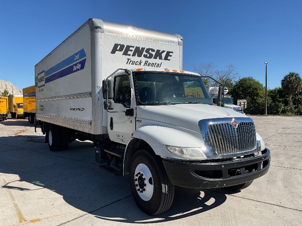 Medium Duty Box Truck-Light and Medium Duty Trucks-International-2021-MV607-Tampa-FL-181,259\n\t\tmiles-$ 53,500 - Image 1