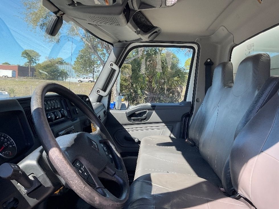 Medium Duty Box Truck-Light and Medium Duty Trucks-International-2021-MV607-Tampa-FL-181,259\n\t\tmiles-$ 53,500 - Image 19