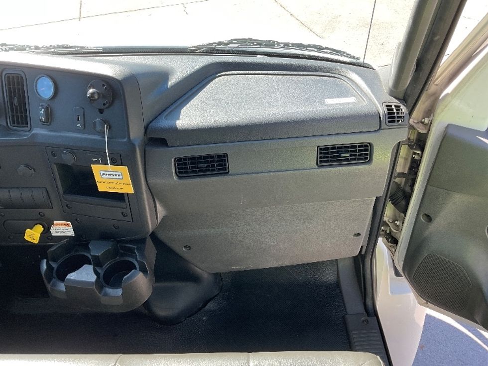 Medium Duty Box Truck-Light and Medium Duty Trucks-International-2021-MV607-Tampa-FL-181,259\n\t\tmiles-$ 53,500 - Image 21