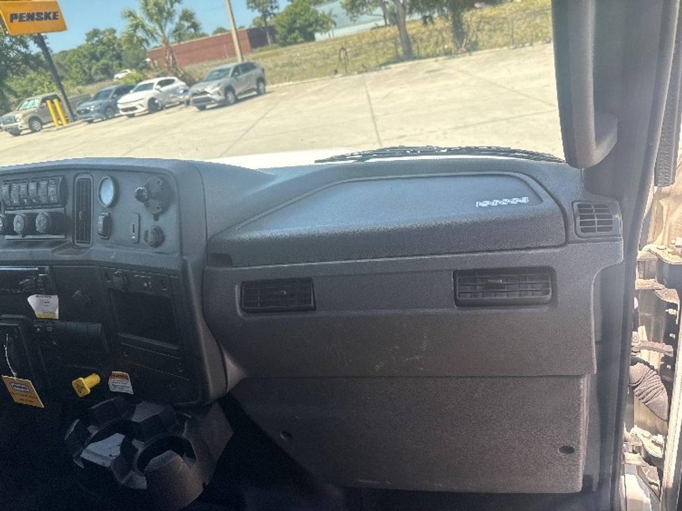 Medium Duty Box Truck-Light and Medium Duty Trucks-International-2021-MV607-Tampa-FL-181,259\n\t\tmiles-$ 53,500 - Image 21