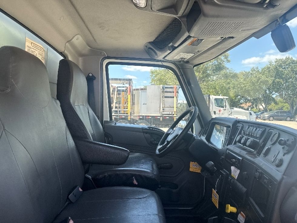 Medium Duty Box Truck-Light and Medium Duty Trucks-International-2021-MV607-Tampa-FL-181,259\n\t\tmiles-$ 53,500 - Image 22