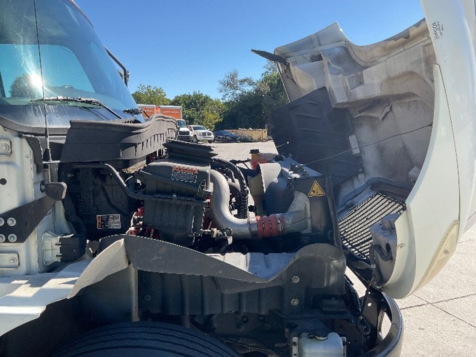 Medium Duty Box Truck-Light and Medium Duty Trucks-International-2021-MV607-Tampa-FL-181,259\n\t\tmiles-$ 53,500 - Image 23
