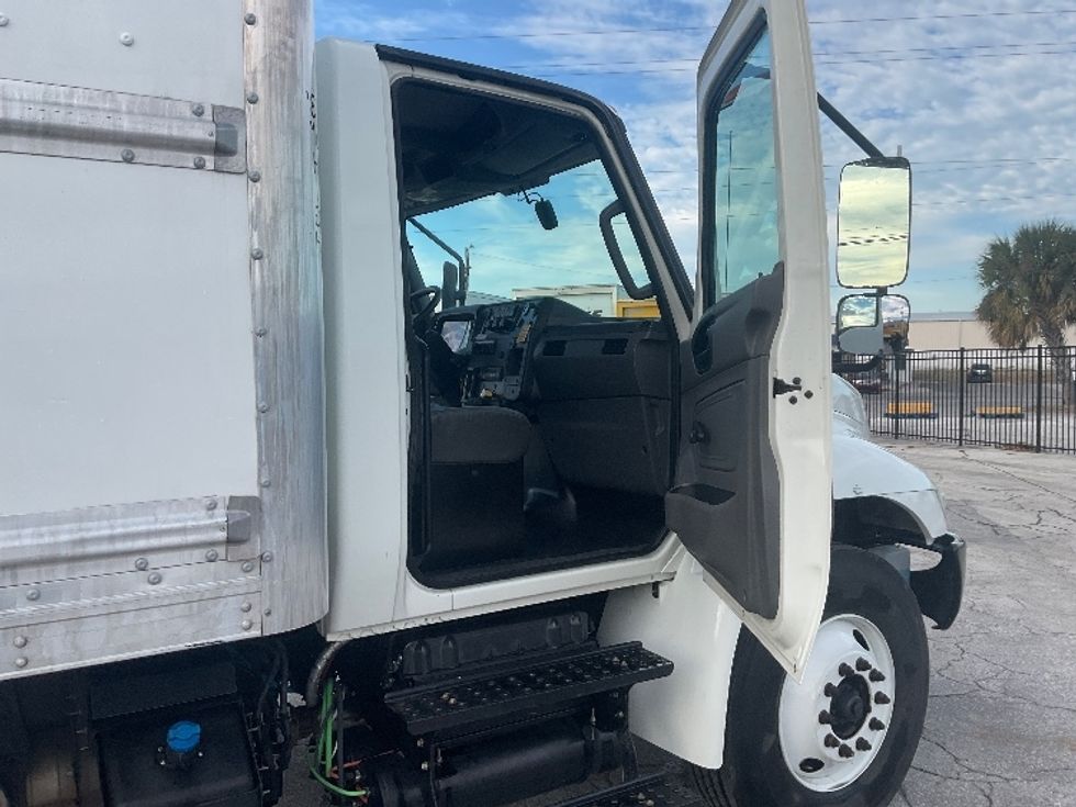 Medium Duty Box Truck-Light and Medium Duty Trucks-International-2021-MV607-Tampa-FL-181,793\n\t\tmiles-$ 53,500 - Image 20