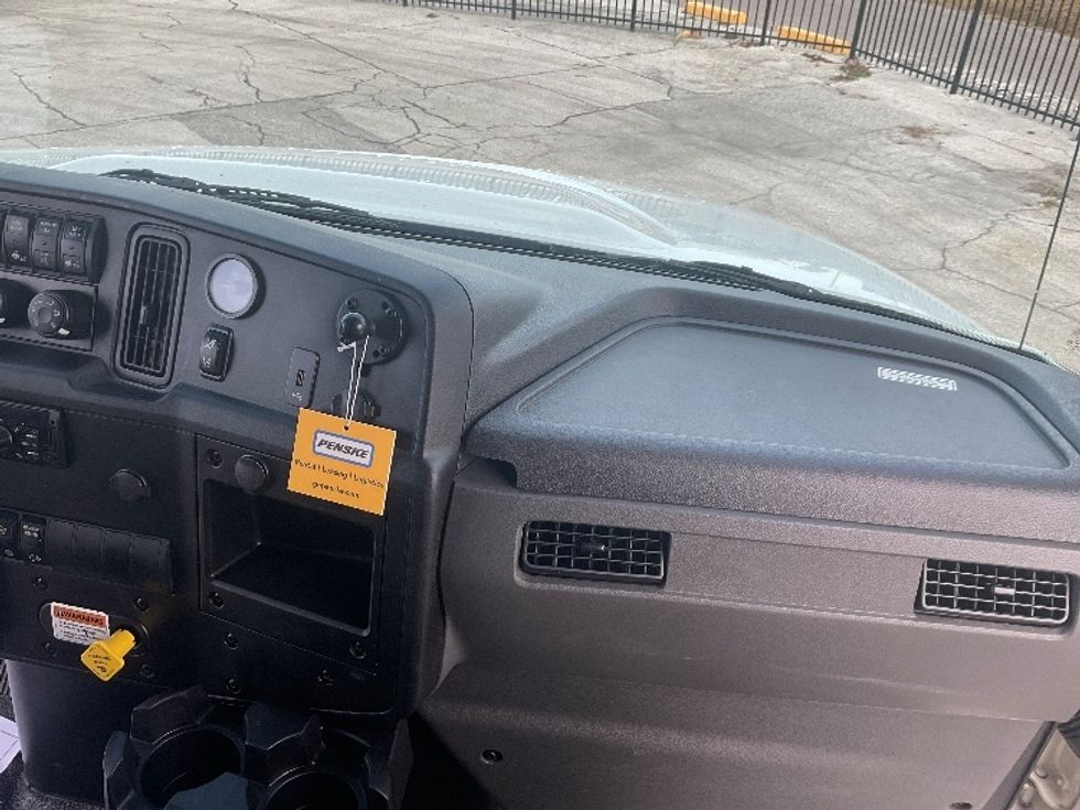 Medium Duty Box Truck-Light and Medium Duty Trucks-International-2021-MV607-Tampa-FL-181,793\n\t\tmiles-$ 53,500 - Image 21
