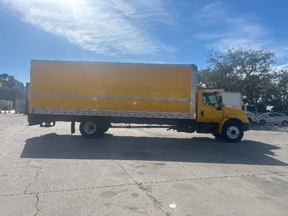 Medium Duty Box Truck-Light and Medium Duty Trucks-International-2021-MV607-Tampa-FL-186,855\n\t\tmiles-$ 44,250 - Image 15