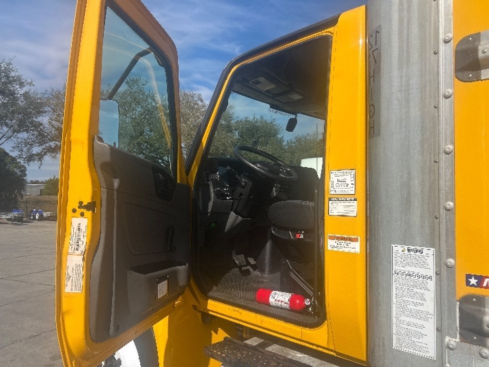 Medium Duty Box Truck-Light and Medium Duty Trucks-International-2021-MV607-Tampa-FL-186,855\n\t\tmiles-$ 44,250 - Image 16