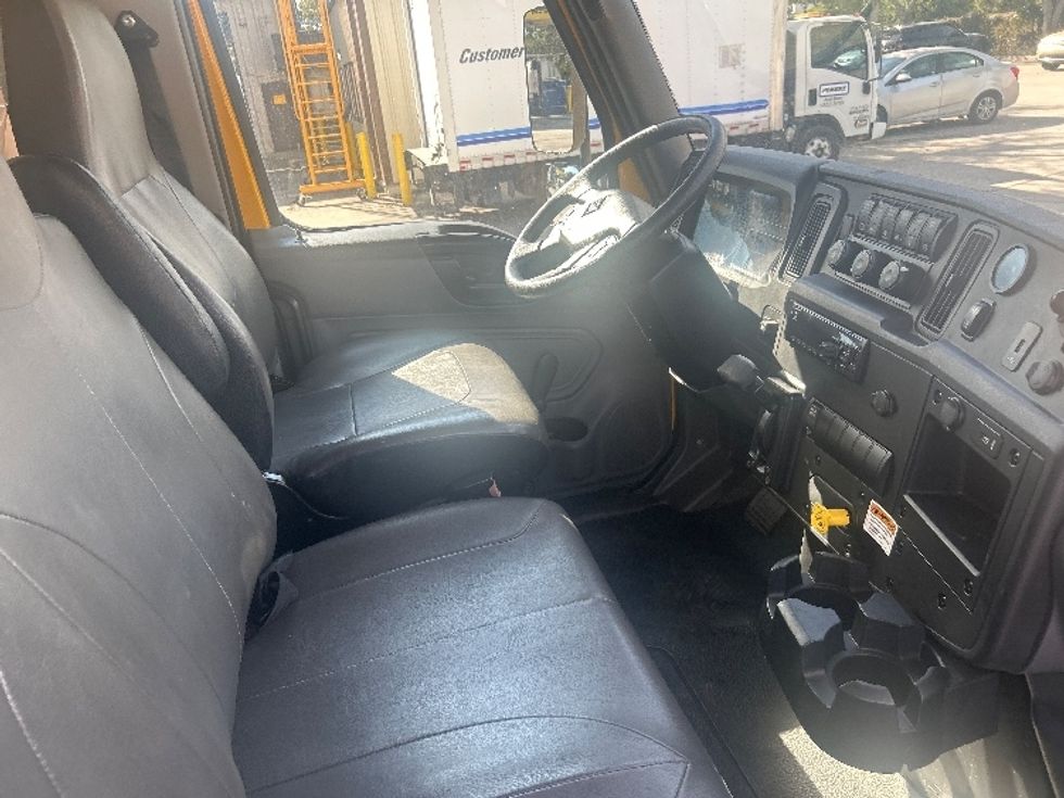 Medium Duty Box Truck-Light and Medium Duty Trucks-International-2021-MV607-Tampa-FL-186,855\n\t\tmiles-$ 44,250 - Image 22