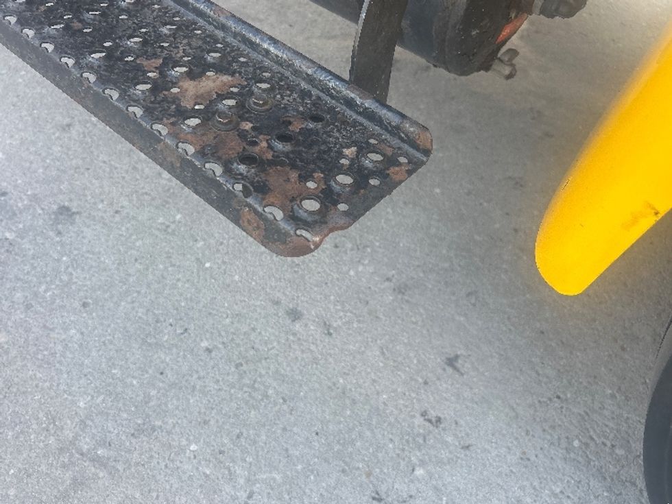 Medium Duty Box Truck-Light and Medium Duty Trucks-International-2021-MV607-Tampa-FL-186,855\n\t\tmiles-$ 44,250 - Image 30