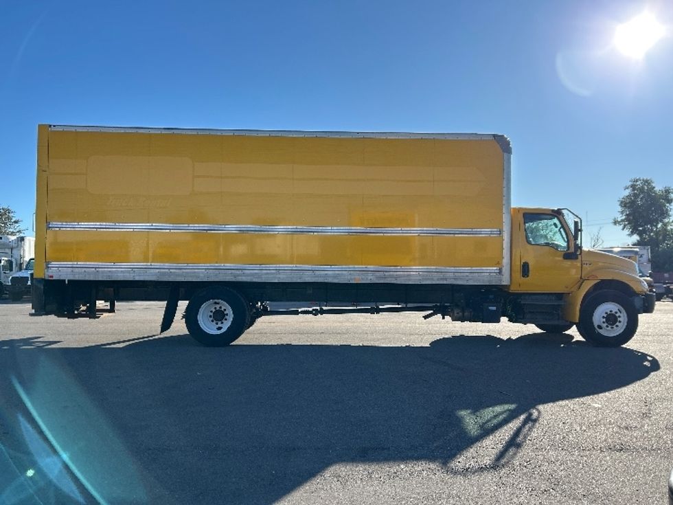 Medium Duty Box Truck-Light and Medium Duty Trucks-International-2021-MV607-Tampa-FL-189,491\n\t\tmiles-$ 43,750 - Image 14