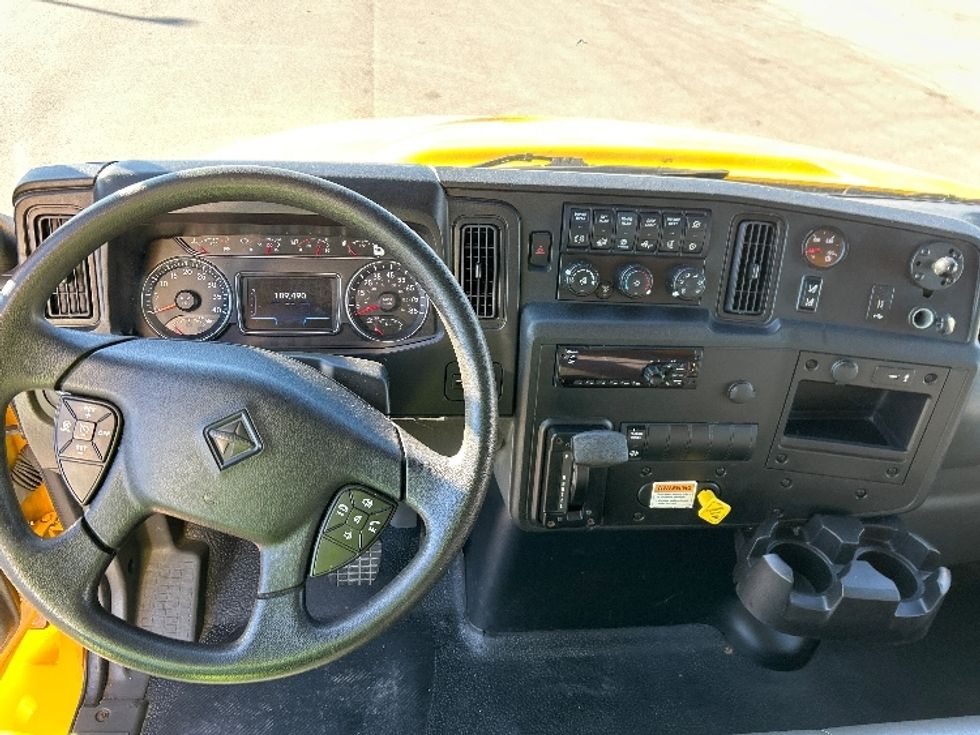 Medium Duty Box Truck-Light and Medium Duty Trucks-International-2021-MV607-Tampa-FL-189,491\n\t\tmiles-$ 43,750 - Image 17