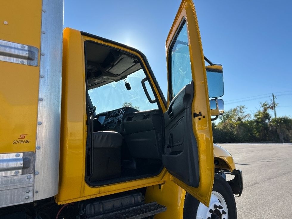 Medium Duty Box Truck-Light and Medium Duty Trucks-International-2021-MV607-Tampa-FL-189,491\n\t\tmiles-$ 43,750 - Image 19