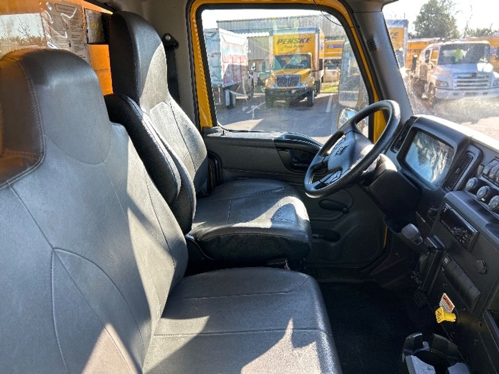 Medium Duty Box Truck-Light and Medium Duty Trucks-International-2021-MV607-Tampa-FL-189,491\n\t\tmiles-$ 43,750 - Image 21
