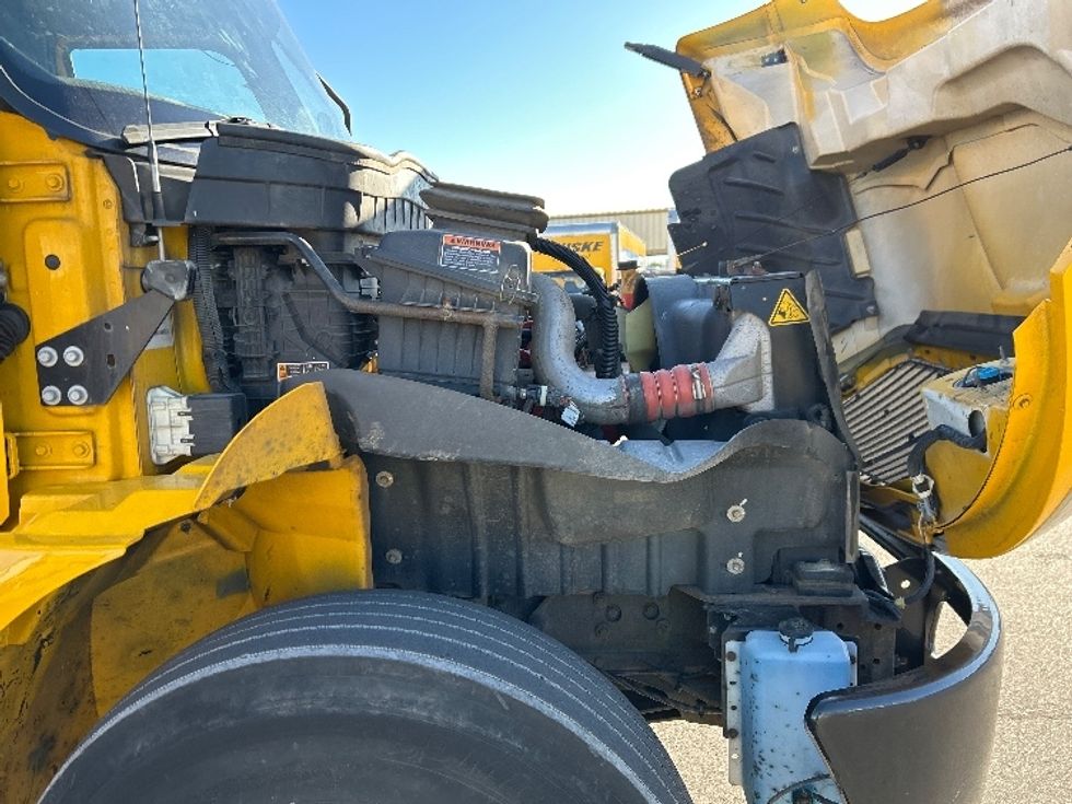 Medium Duty Box Truck-Light and Medium Duty Trucks-International-2021-MV607-Tampa-FL-189,491\n\t\tmiles-$ 43,750 - Image 22