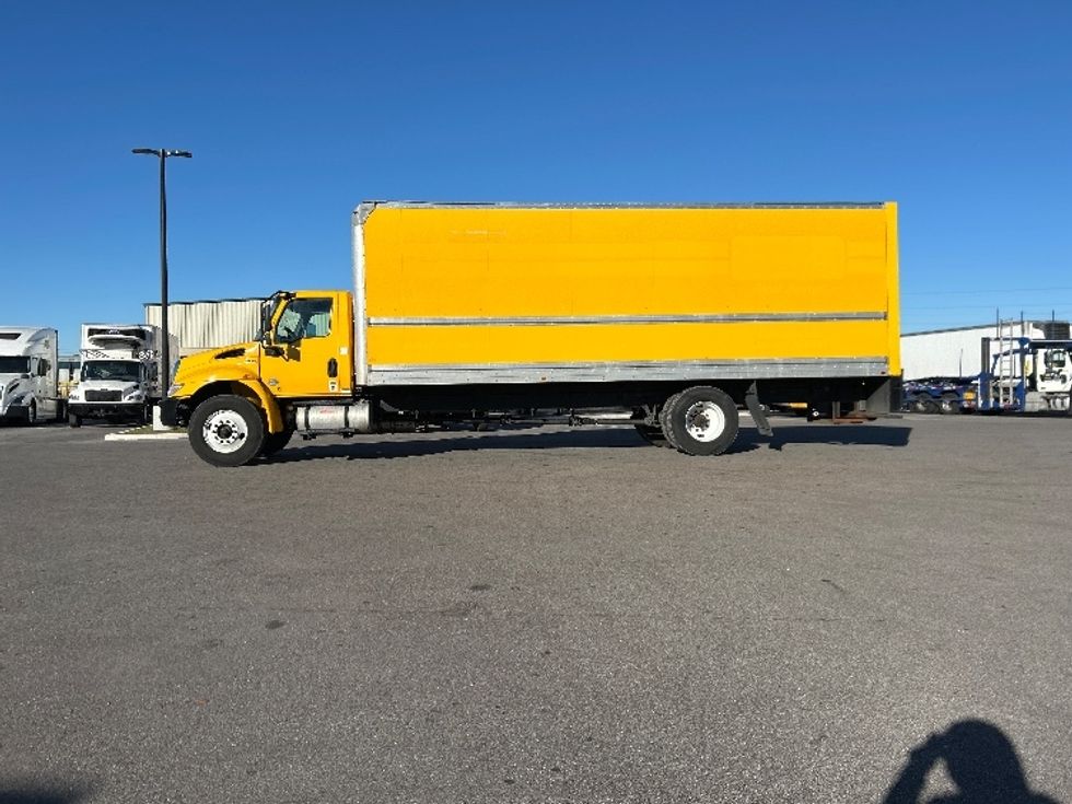 Medium Duty Box Truck-Light and Medium Duty Trucks-International-2021-MV607-Tampa-FL-189,491\n\t\tmiles-$ 43,750 - Image 4