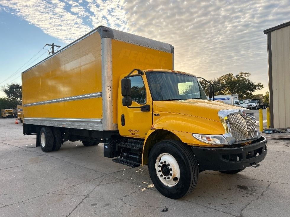 Medium Duty Box Truck-Light and Medium Duty Trucks-International-2021-MV607-Tampa-FL-203,255\n\t\tmiles-$ 41,750 - Image 1