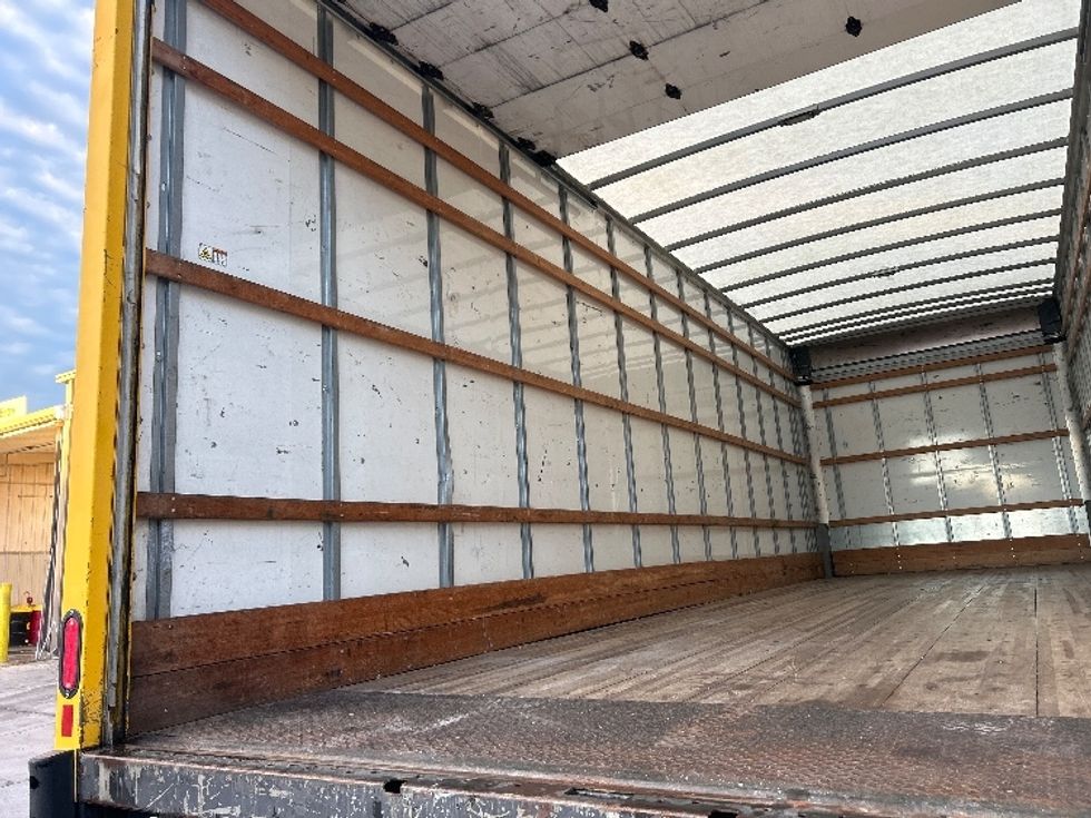 Medium Duty Box Truck-Light and Medium Duty Trucks-International-2021-MV607-Tampa-FL-203,255\n\t\tmiles-$ 41,750 - Image 11