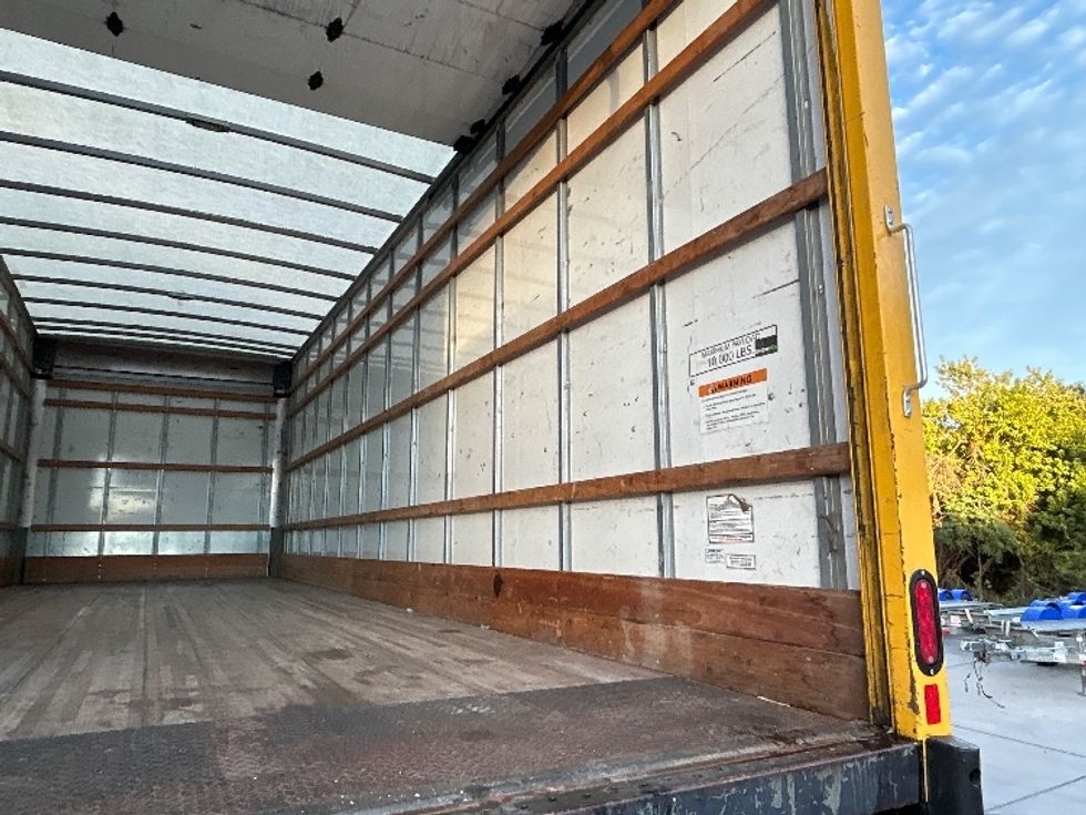 Medium Duty Box Truck-Light and Medium Duty Trucks-International-2021-MV607-Tampa-FL-203,255\n\t\tmiles-$ 41,750 - Image 12