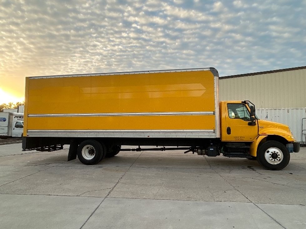 Medium Duty Box Truck-Light and Medium Duty Trucks-International-2021-MV607-Tampa-FL-203,255\n\t\tmiles-$ 41,750 - Image 15