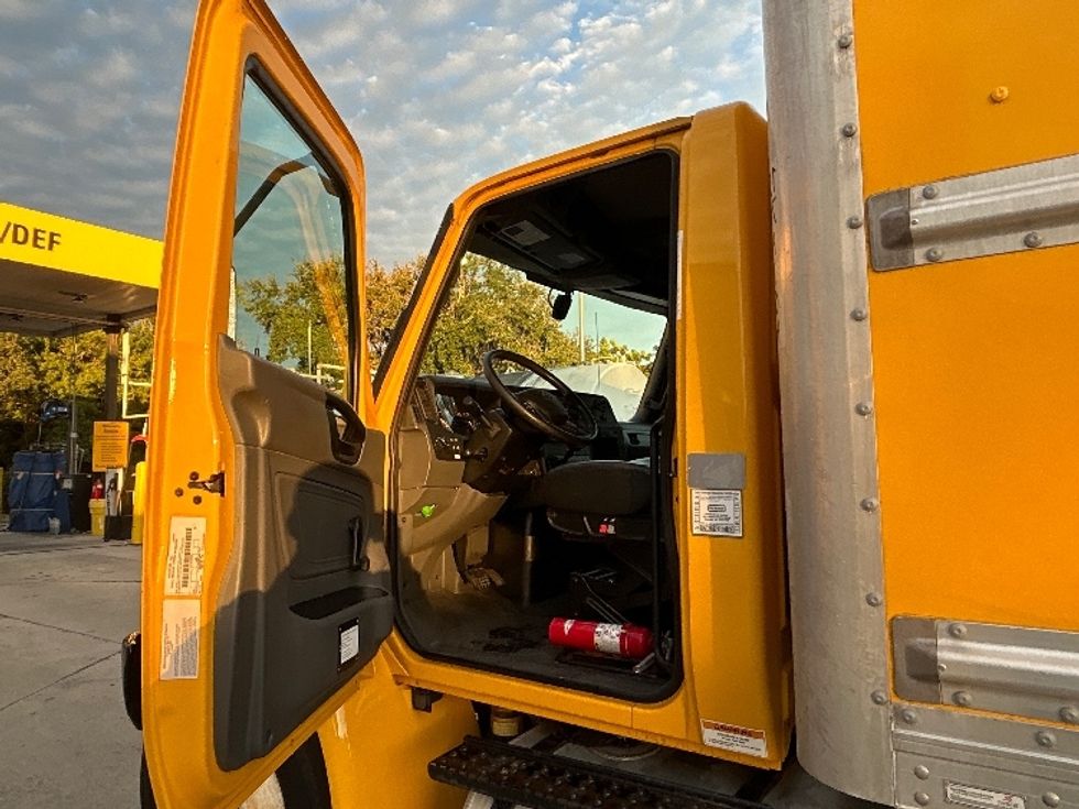 Medium Duty Box Truck-Light and Medium Duty Trucks-International-2021-MV607-Tampa-FL-203,255\n\t\tmiles-$ 41,750 - Image 16