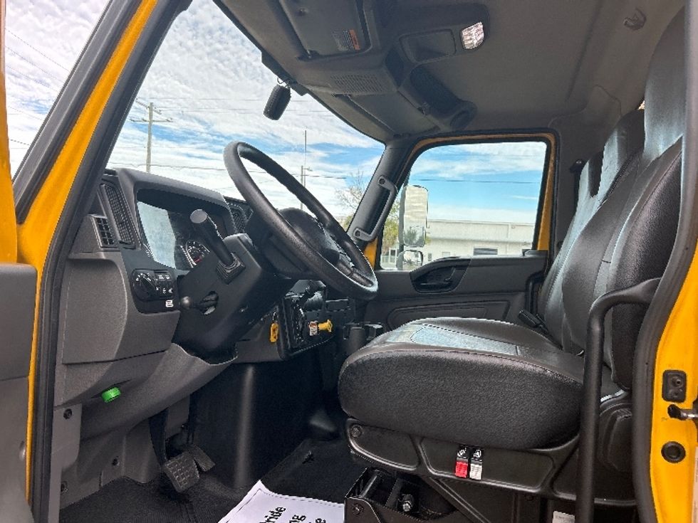 Medium Duty Box Truck-Light and Medium Duty Trucks-International-2021-MV607-Tampa-FL-204,024\n\t\tmiles-$ 41,750 - Image 16